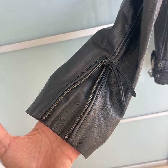 Stylish and Beautiful Muubaa Leather Jacket - Picture 8 of 13